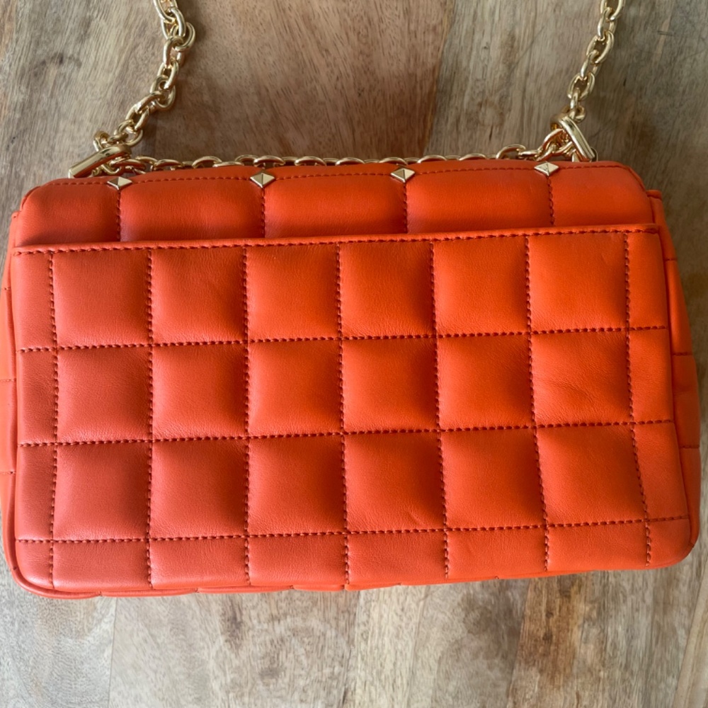 Michael Kors NWT SoHo Shoulder Bag in Clementine - Picture 4 of 13